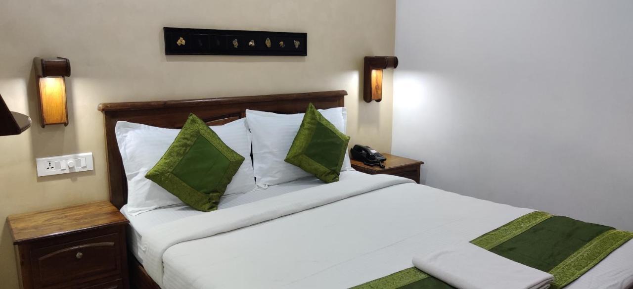 Hotel Mart View Kochi Eksteriør billede